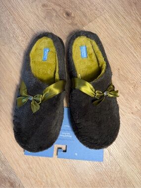 Simply Vera Vera Wang Olive Green LinedFuzzy Mule Slippers with Satin Bow XL 11